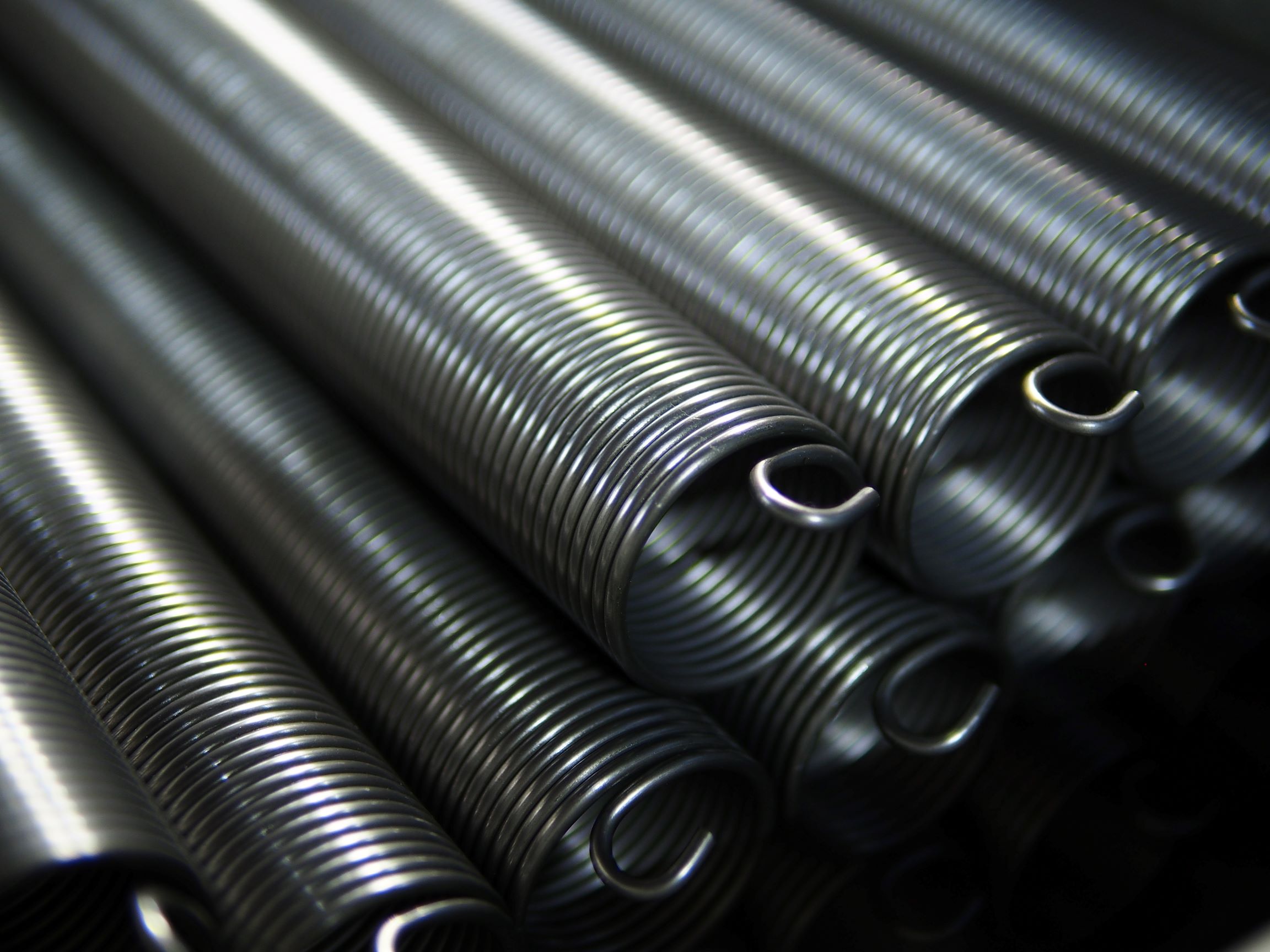 ばねの分類と種類(2)材料による分類 その1「鋼材ばね」